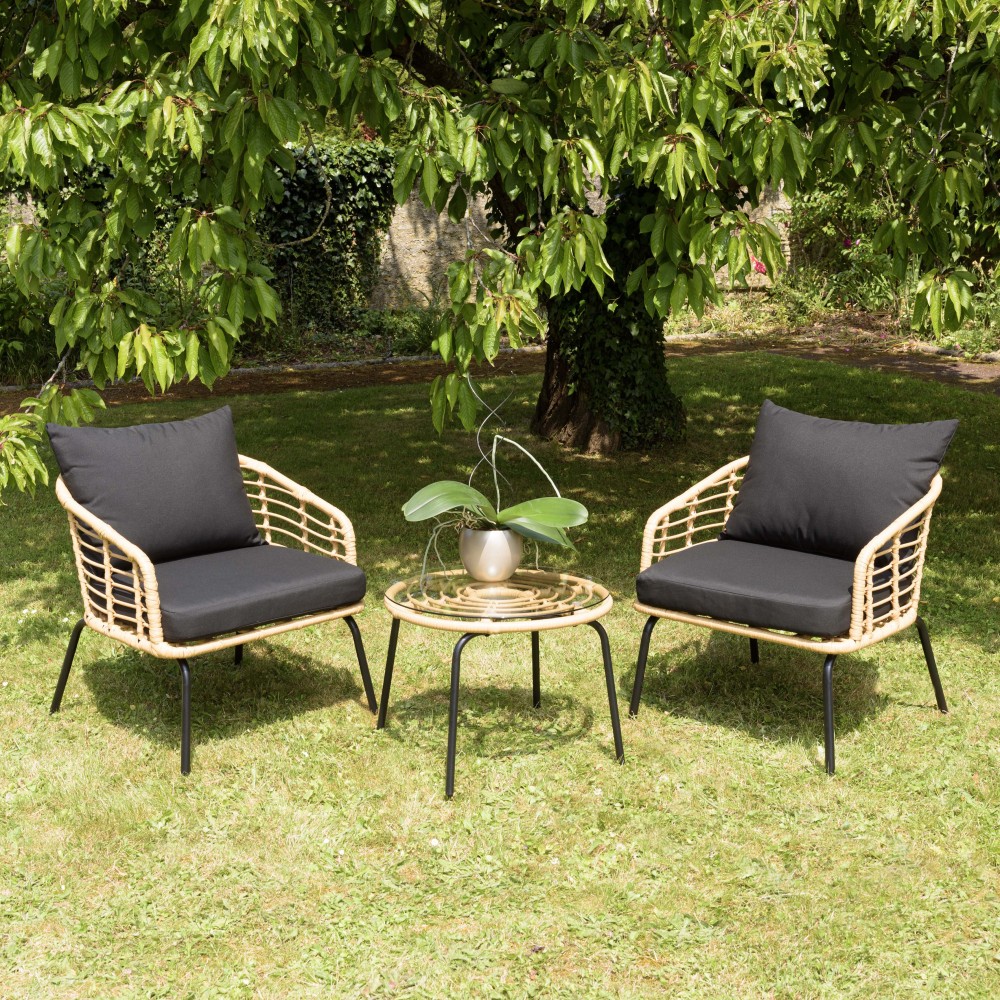 MALO - Set of 2 Synthetic Rattan Armchairs and Round Coffee Table MALO - Set of 2 Synthetic Rattan Armchairs and Round Coffee Table