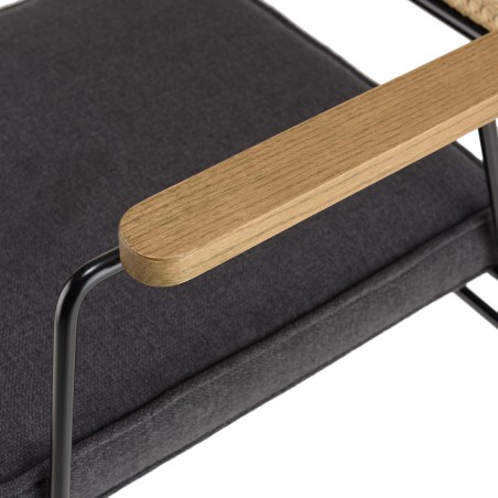 Fauteuil AGATHE - Métal noir, assise tissu gris foncé, dossier rotin