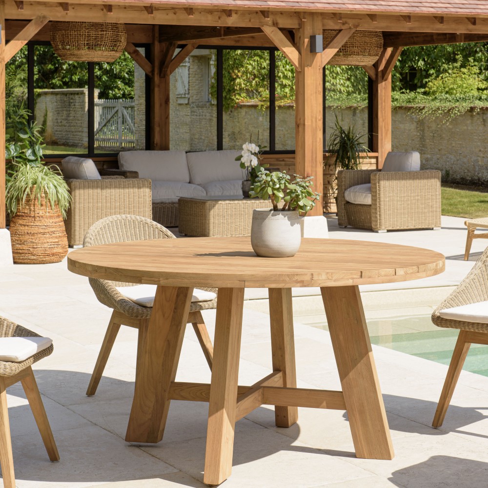 Table à manger de jardin ronde KALLY 150x150cm en teck recyclé Table à manger de jardin ronde KALLY 150x150cm en teck recyclé