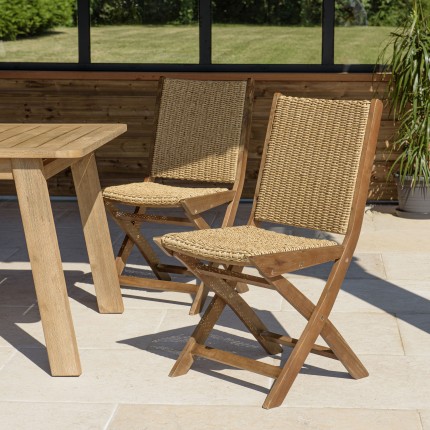 VICTOIRE Set of 2 Folding Chairs in Oiled Acacia and Synthetic Rattan
