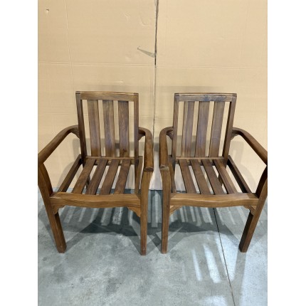 SECONDE MAIN - Ensemble de 2 fauteuils empilables en bois teck huilé