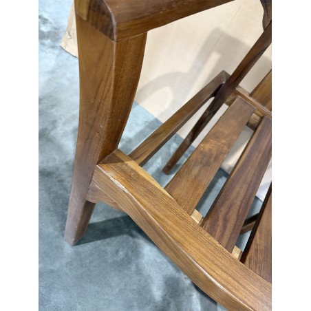 SECONDE MAIN - Ensemble de 2 fauteuils empilables en bois teck huilé