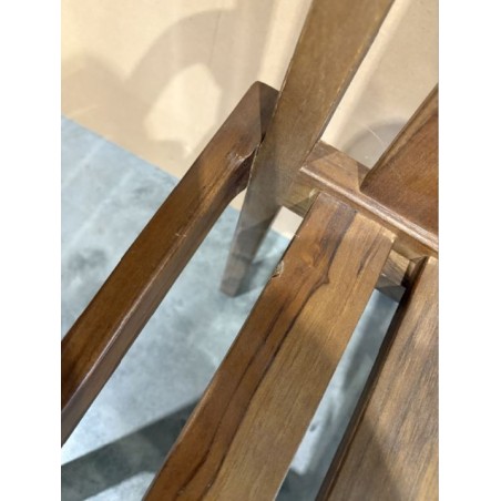 SECONDE MAIN - Ensemble de 2 fauteuils empilables en bois teck huilé