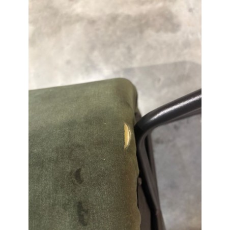 SECONDE MAIN - Lot de 2 chaises velours vert sapin dossier arrondi pieds acier