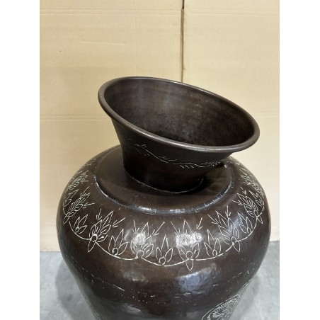 SECONDE MAIN - Vase alu L40cm H85cm couleur cuivre foncé patine antique