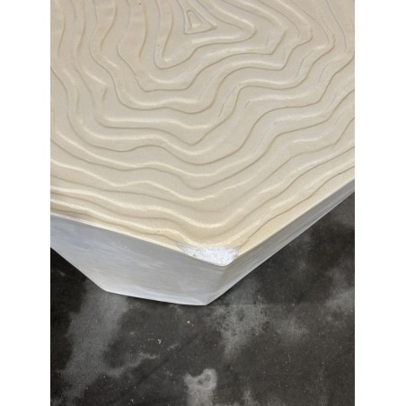 SECONDE MAIN - Tabouret effet souche d’arbre en béton beige