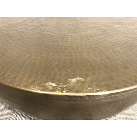 Round shell coffee table 90x90cm in antique gold aluminium | Second Hand