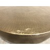 Table basse coque ronde 90x90cm en aluminium doré antique | Seconde Main