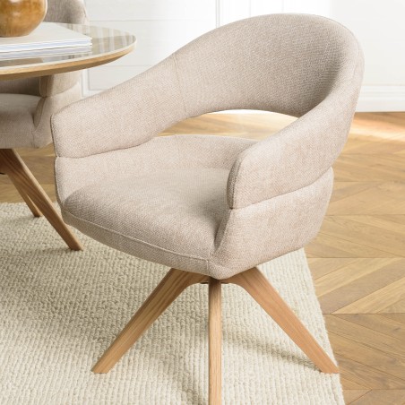 Chaise pivotante en tissu beige dossier arrondi, pieds bois | Collection Ugo