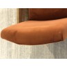 SECONDE MAIN - Fauteuil velours orange pieds bois et accoudoirs rotin