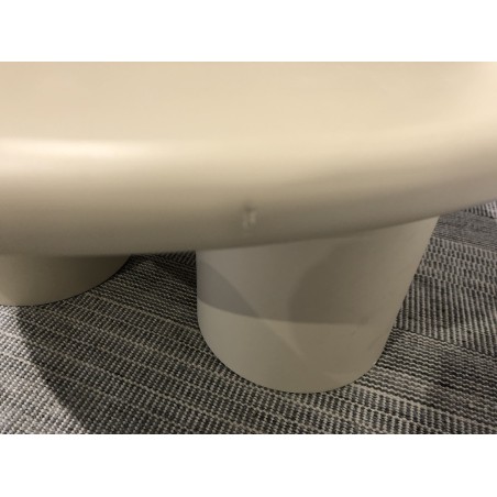 Table basse forme organique couleur beige effet béton | Seconde Main