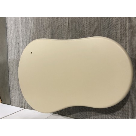 Table basse forme organique couleur beige effet béton | Seconde Main