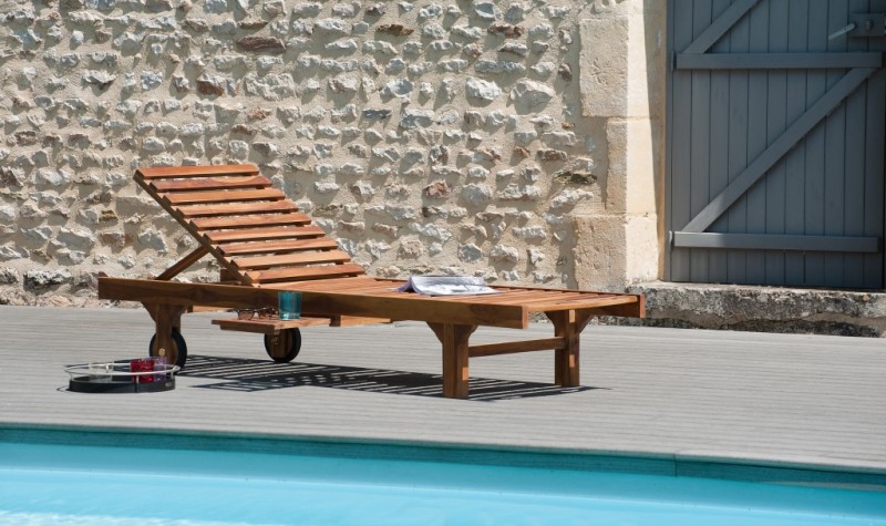 MAEVA Teak-finished Sun Lounger - Rot-Resistant Garden Furniture MAEVA Teak-finished Sun Lounger - Rot-Resistant Garden Furniture