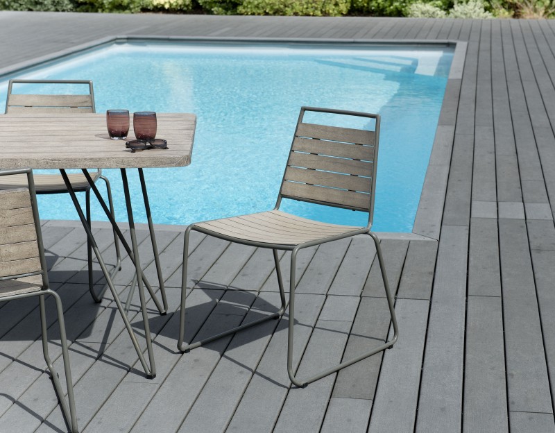 Ensemble de 2 chaises de jardin en bois Teck et métal